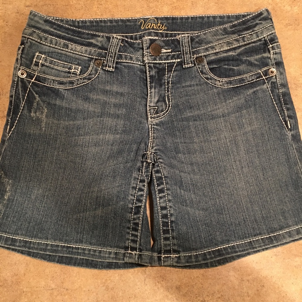 Vanity brand jean shorts size 27